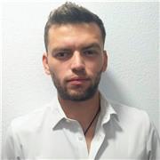 Je suis une personne internationale et facile à vivre qui souhaite enseigner l’anglais et l’espagnol.