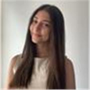 Soy una estudiante universitaria que se compromete a ayudar a sus alumnos en las materias en las que necesiten refuerzo con el objetivo de facilitar el aprendizaje.