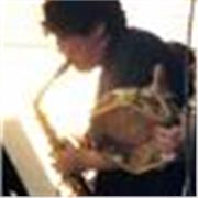 Clases de saxofón alto y teoría musical. Licenciado en Artes con Mención en Teoría de la Música por la Universidad de Chile