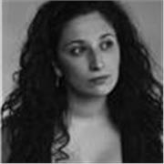 Attrice, arte terapeuta e creative mentor for employability fornisce strumenti di: - creazione metodo di studio - public speaking