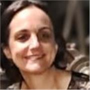 Professeur d’anglais (langue maternelle anglaise), qualifié TEFL, avec 9 ans d’expérience, donne les cours en ligne.