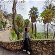 Profesora titulada de Español con más de 4 años de experiencia dando clases de español a extranjeros.