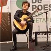 Estudiante de conservatorio profesional dedicado a la enseñanza inicial y media de lenguaje musical y/o guitarra clásica/acústica
