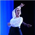 Soy bailaora profesional graduada en baile flamenco por el conservatorio profesional de danza antonio ruiz soler. 