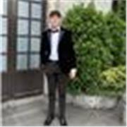 Business owner. Looking to teach young entrepreneurs how to pursue their long term dreams.