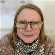 Experienced therapist, coach, & mentor empowering adults to build confidence, resilience, and clarity, using evidence-based tools.