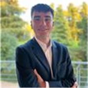 Laureato in Economia e Gestione aziendale Unicatt