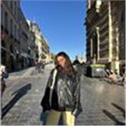 Étudiante sérieuse propose cours de français tous niveaux.