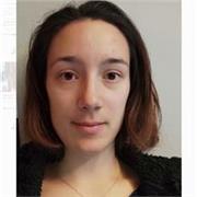 Tutrice pour l'aide aux devoirs et le soutien scolaire, à des élèves de toutes les classes de collège et lycée