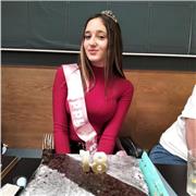 Me defino como una persona muy entregada a lo que me gusta, con muchas ganas de trabajar y me gustaría trabajar con niños