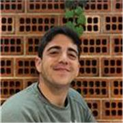 Gradudado en psicología con mención en educación para clases de lengua, biología y filosofía.