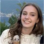 Englisch-Tutorin aus England, die Kinder aller Altersgruppen unterrichtet 