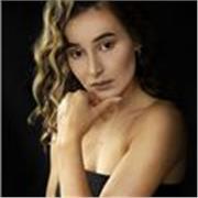 Profesora de fotografía graduada.
Clases para todos los públicos, desde aficionados a dueños de negocios.