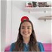 Profesora de inglés con 3 años de experiencia y titulación oficial ofrece clases dinámicas en Sevilla para todos los niveles.