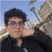 Joven tecnólogo con animo de aprovechar sus conocimientos y ayudar con el aprendizaje de otros