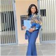 My name is Azeezat, and I hold a Bachelor’s degree in French. I have experience tutoring both teenagers and adults, and I’m passio