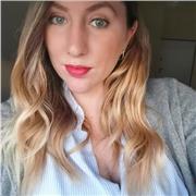 Madrelingua in francese impartisce lezioni a ragazzi delle scuole di primo e secondo grado