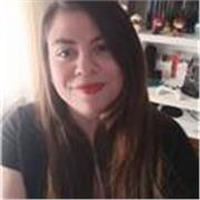 Terapeuta ocupacional, experta en gerontología y atención a la tercera edad, especialista en Alzheimer y otras demencias.
