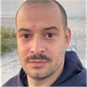 ich bin Melvin, 35 Jahre und studiere Philosophie im Master an der Goethe-Universität in Frankfurt