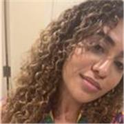 Profesora de apoyo de idiomas inglés y español para estudiantes