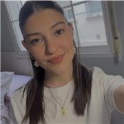 Cuento con titulación acreditada de nivel B2 y experiencia en la enseñanza del inglés a distintos niveles.