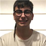 Amante de las lenguas y de la lectura. Estudiante de Filología Catalana