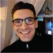 Laureato in Lingue e Letterature Straniere offre lezioni di italiano per stranieri