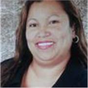 Docente de primer infancia que brida apoyo escolar