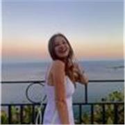 Studentessa prossima alla laurea in Lingue e letterature straniere