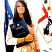 Avvocato/docente impartisce lezioni in materie giuridiche e umanistiche a studenti delle scuole superiori, università e concorsi. Redazione tesi