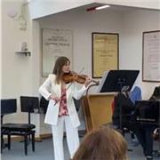 Studentessa universitaria alla scuola di musica di Fiesole offre lezioni private di violino per bambini a firenze