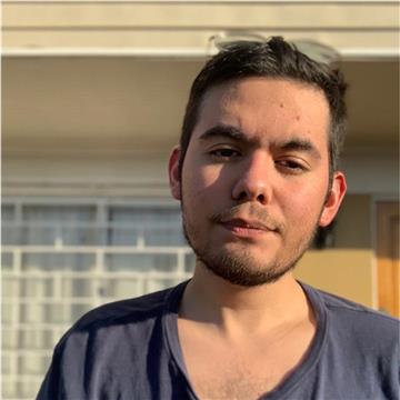Ingeniero en Informática ayuda con trabajos universitarios y preparación para pruebas, proficiente en Java y microservicios