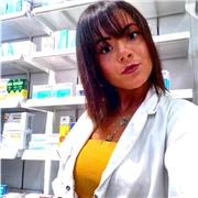 LAUREATA IN FARMACIA MAGISTRALE E CON CERTIFICAZIONE LINGUA INGLESE B2