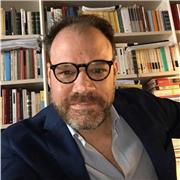 Impartisco lezioni nelle discipline di scienze sociali (filosofia, sociologia, antropologia culturale)