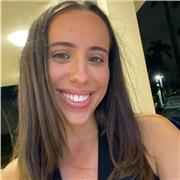 Je suis française mais ça fait maintenant 4ans que je fais mes études aux États Unis (à Miami). Je parle couramment anglais