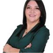 Profesora de orientación profesional imparte clases a jóvenes y adultos