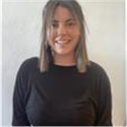 Insegnante con diploma e laurea in corso