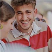 Doy clases de inglés a alumnos de primaria (también podría ayudar con otras materias)