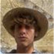 Mi chiamo Lorenzo, sono un laureando in Lingue Straniere moderne e posso aiutarvi con i compiti di lingue, ma non solo. 