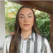 Me defino como alguien claro y paciente, que explica de forma sencilla y práctica. 