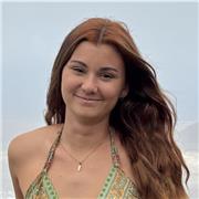 Pedagoga que ofrece sus servicios a niños de entre 4 y 11 años