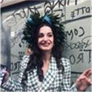 Offro lezioni di inglese e aiuto compiti a studenti e studentesse di tutte le età. 