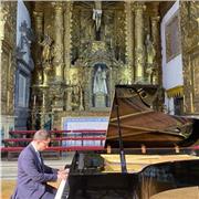 Impartisco lezioni di pianoforte con passione , zelo essendo però leggero ma non superficiale