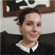 Soy profesora de Lengua y Literatura, con experiencia en secundaria y superior, en ámbitos institucionales y clases particulares