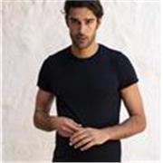 Docente di inglese impartisce lezioni per persone di tutte le età