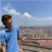 Profesor Particular (Estudiante en activo de 2 de bachillerato). Doy clases a niños sobre materias como Matemáticas e Ingles