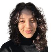 Studentessa universitaria diplomata con maturità scientifica offre ripetizioni e aiuto compiti per diverse materie scolastiche