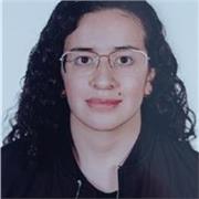 Diseñadora gráfica con conocimientos en diseño, arte, dibujo y fotografía. También historia del arte y mitología griega.