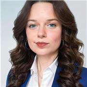 Universitaria impartisce lezioni di materie scientifiche e umanistiche per scuole elementari, medie e superiori