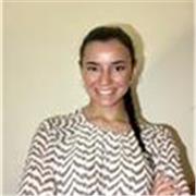 Graduada en psicopedagogía y magisterio, especializada en inglés y alemán